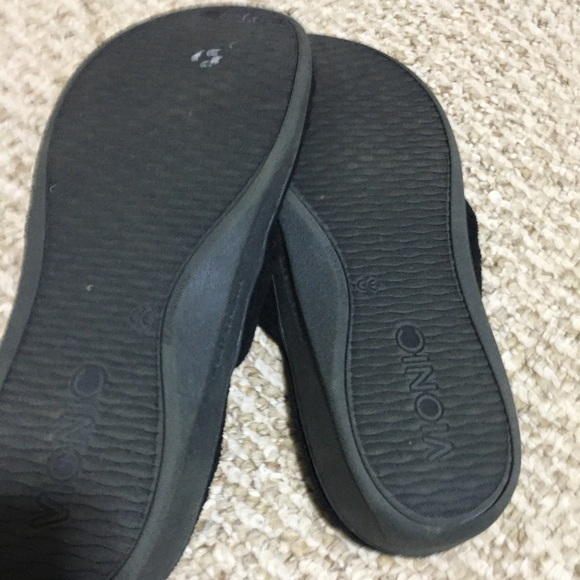 Vionic Slippers - Picture 3 of 3